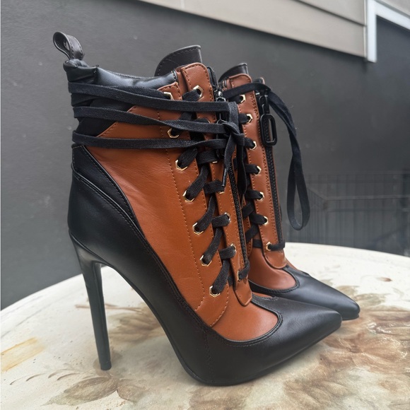 Elegant Black and Brown Lace-Up Women's Boots - Picture 2 of 5